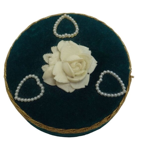 Green Velvet Trinket Box White Rose  Pearl Hearts Flower Handcrafted Valentine - Picture 2 of 6